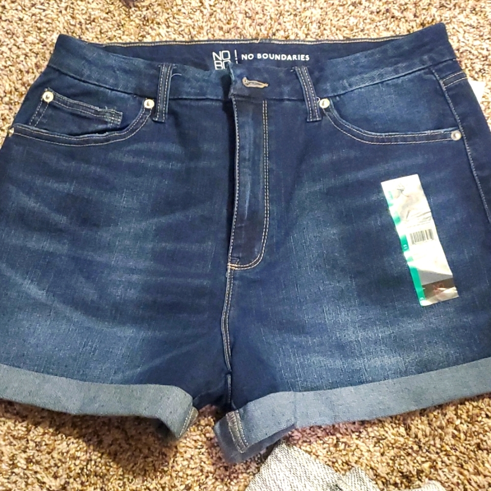 Super High Rise Curvy Mom Shorts
